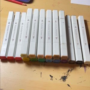 18 spectrum noir illustrator markers skin/rainbow